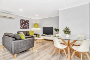 Charming Glenelg Stay, Walking Distance to Beach, Adelaide